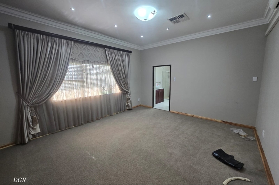 4 Bedroom Property for Sale in Hadison Park Northern Cape